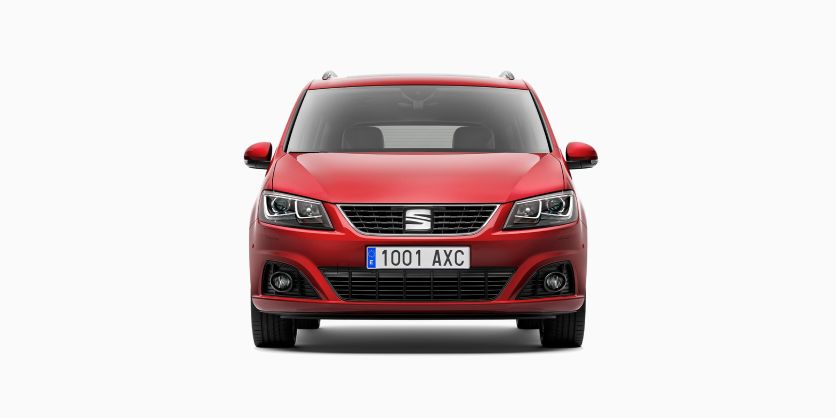 Vista frontal SEAT Alhambra en color rojo romance.