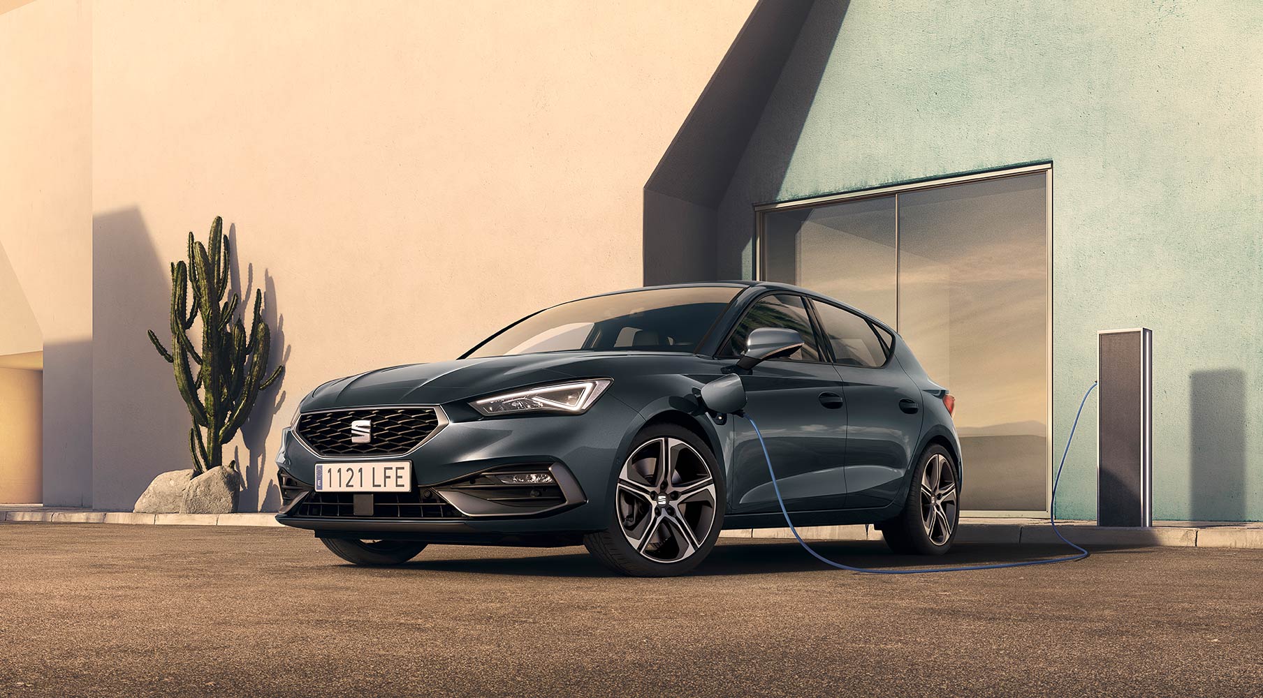 seat-leon-e-hybrid-azul-fiord