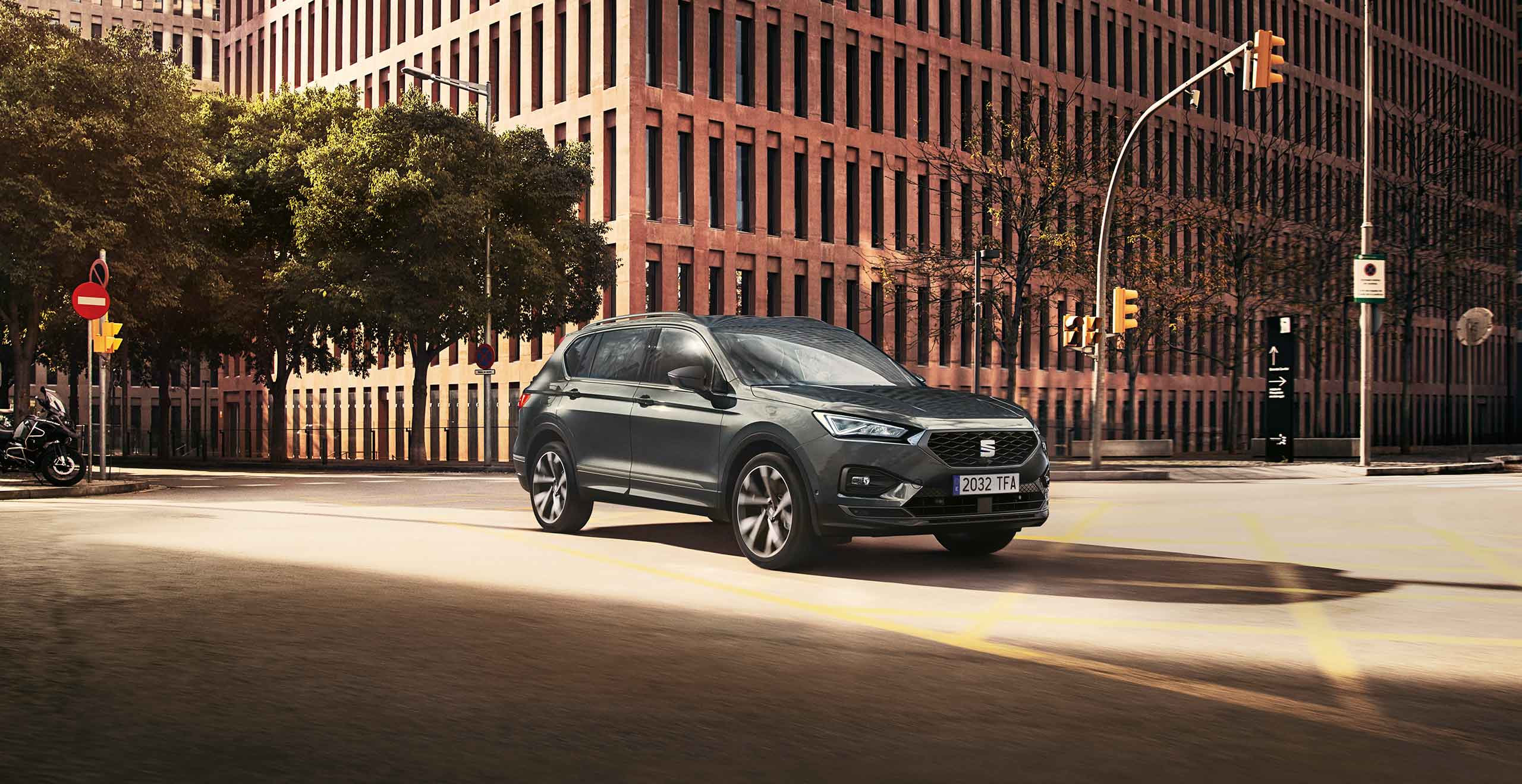 SEAT Tarraco 7 seater SUV aparcado en el garaje