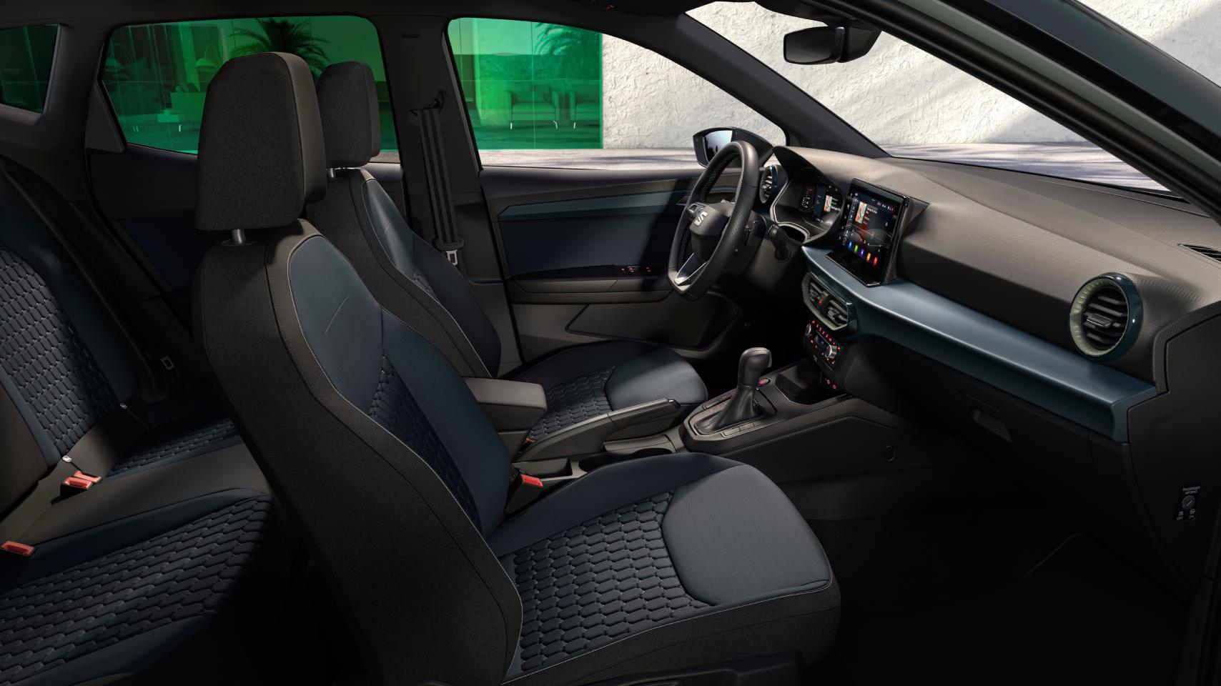 Vista interior del SEAT Arona Style 2026 con asientos en relieve aurora