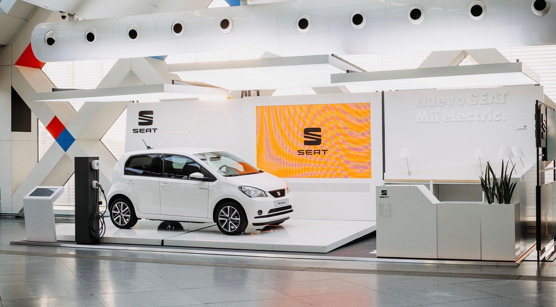 SEAT se enchufa a un futuro sostenible.