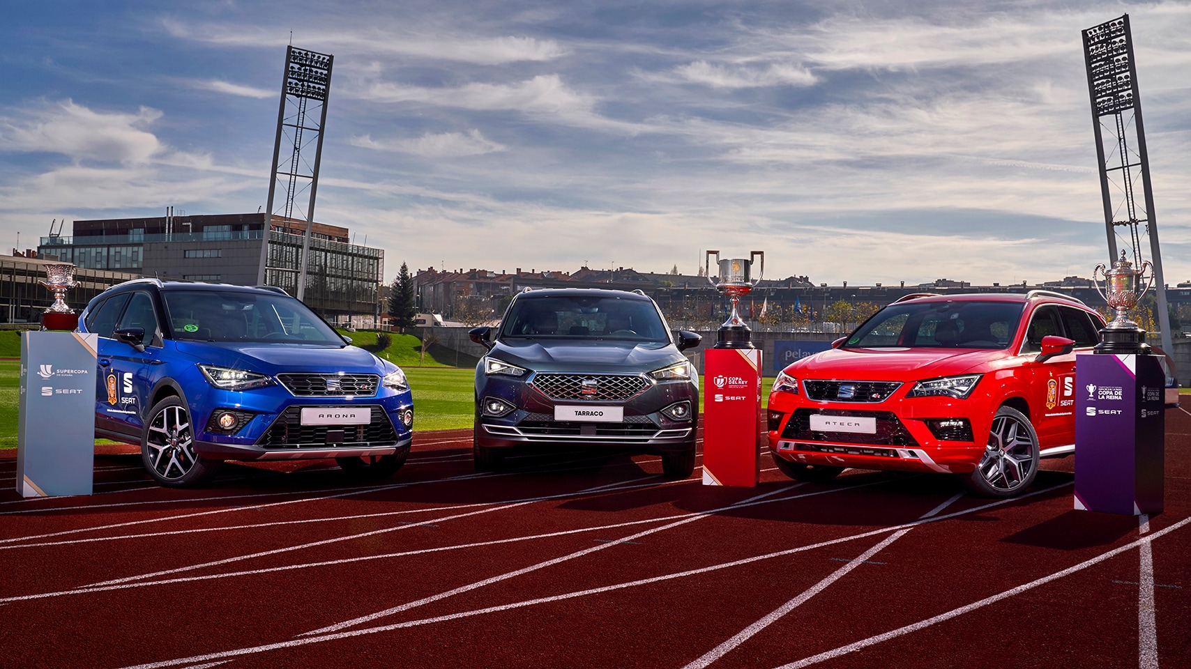 SEAT Arona, SEAT Tarraco y SEAT Ateca con la Supercopa de España, la Copa de S.M. El Rey y la Copa de S.M. La Reina