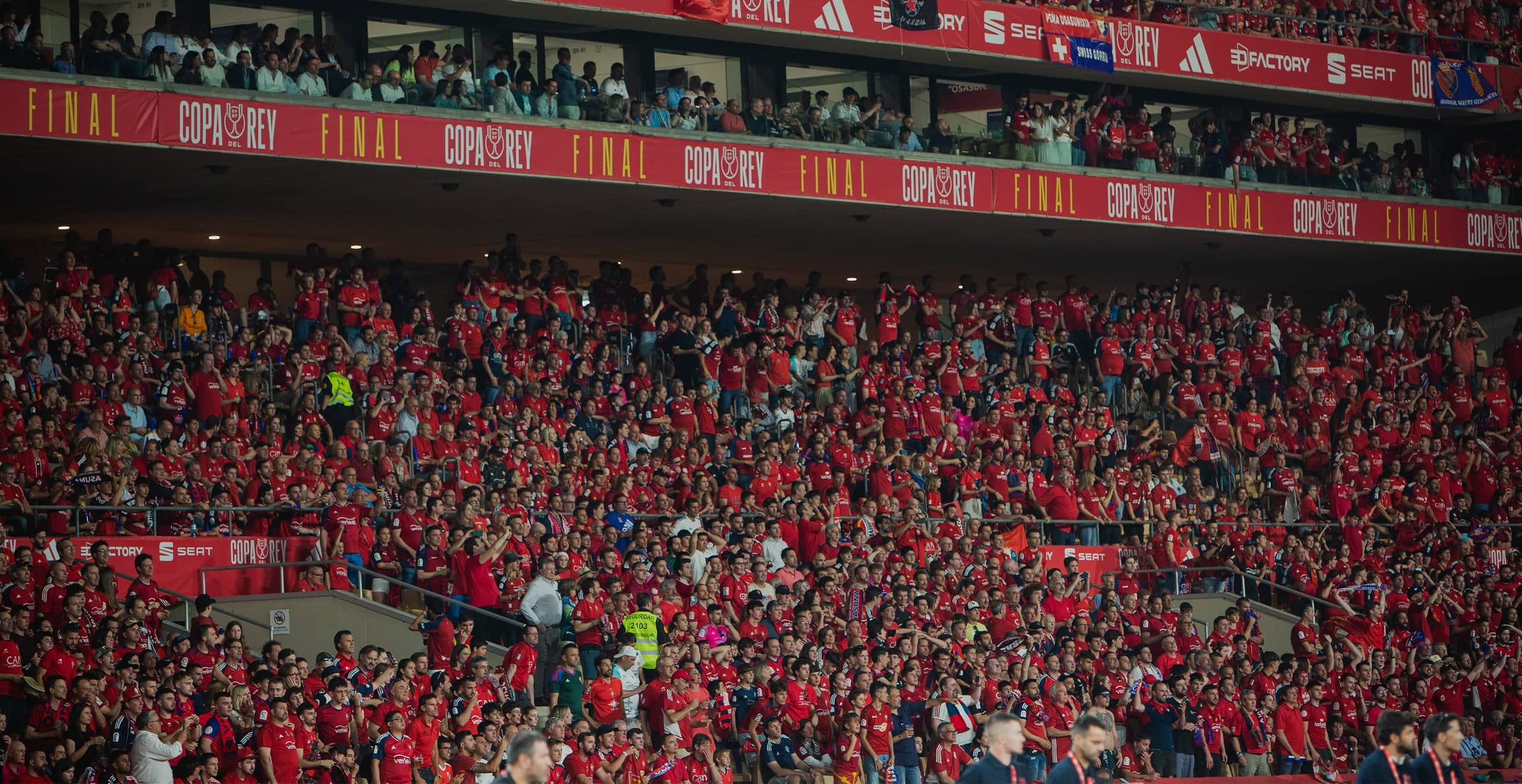 SEAT patrocinador de la Capo del Rey. Afición en la tribuna Copa del Rey.