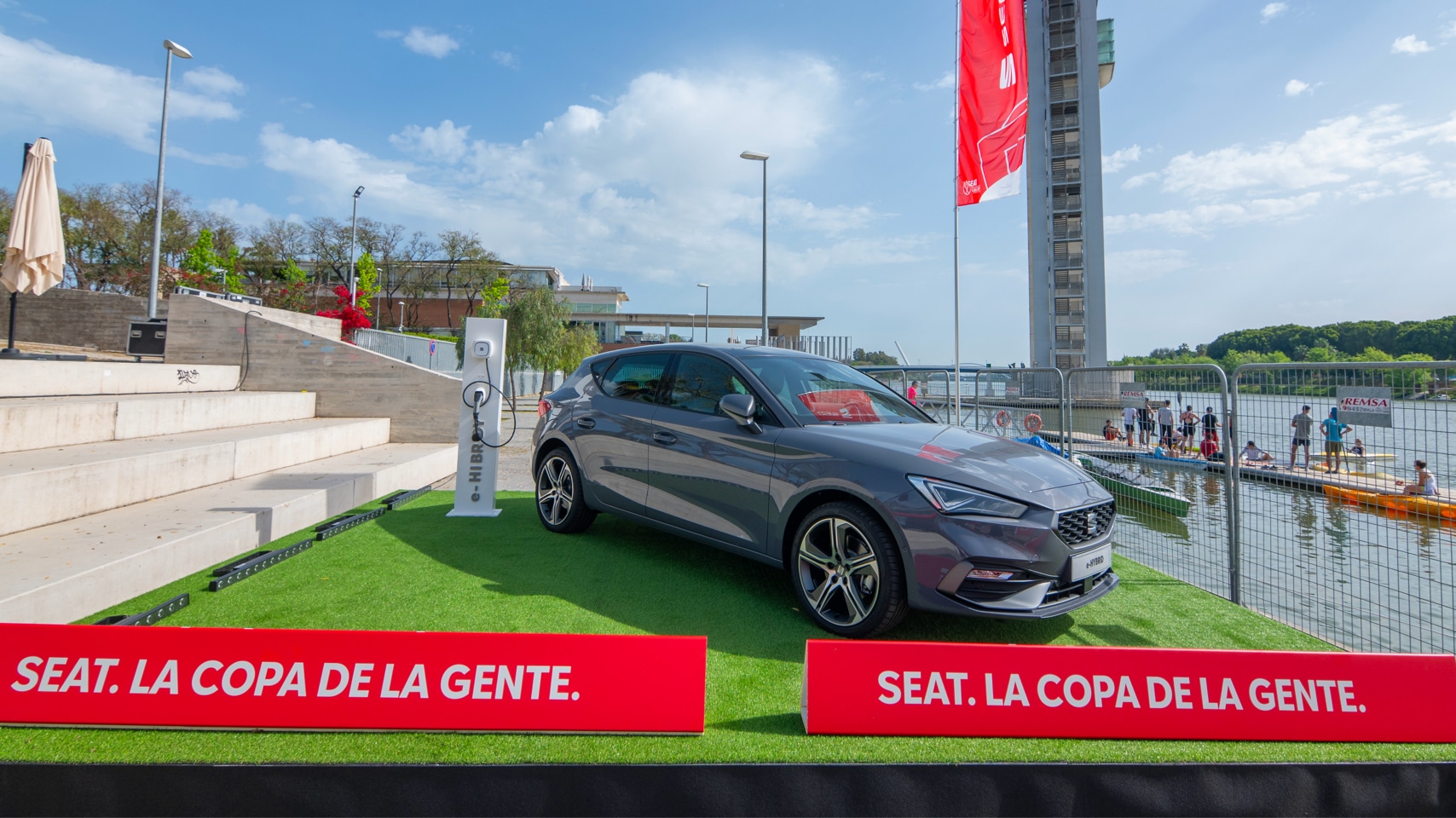 SEAT León híbrido enchufable en la final de la Copa del Rey