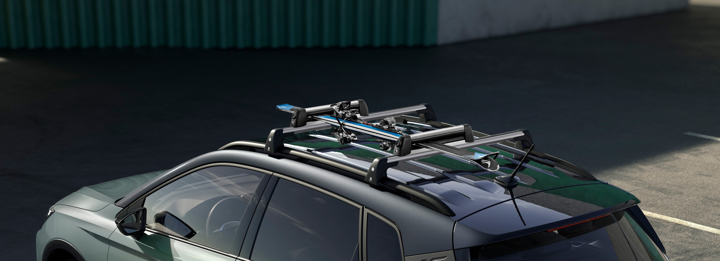 La gama de accesorios especialmente diseñados para el SEAT Arona presenta diseños atrevidos que te permiten hacer más de lo que te gusta.