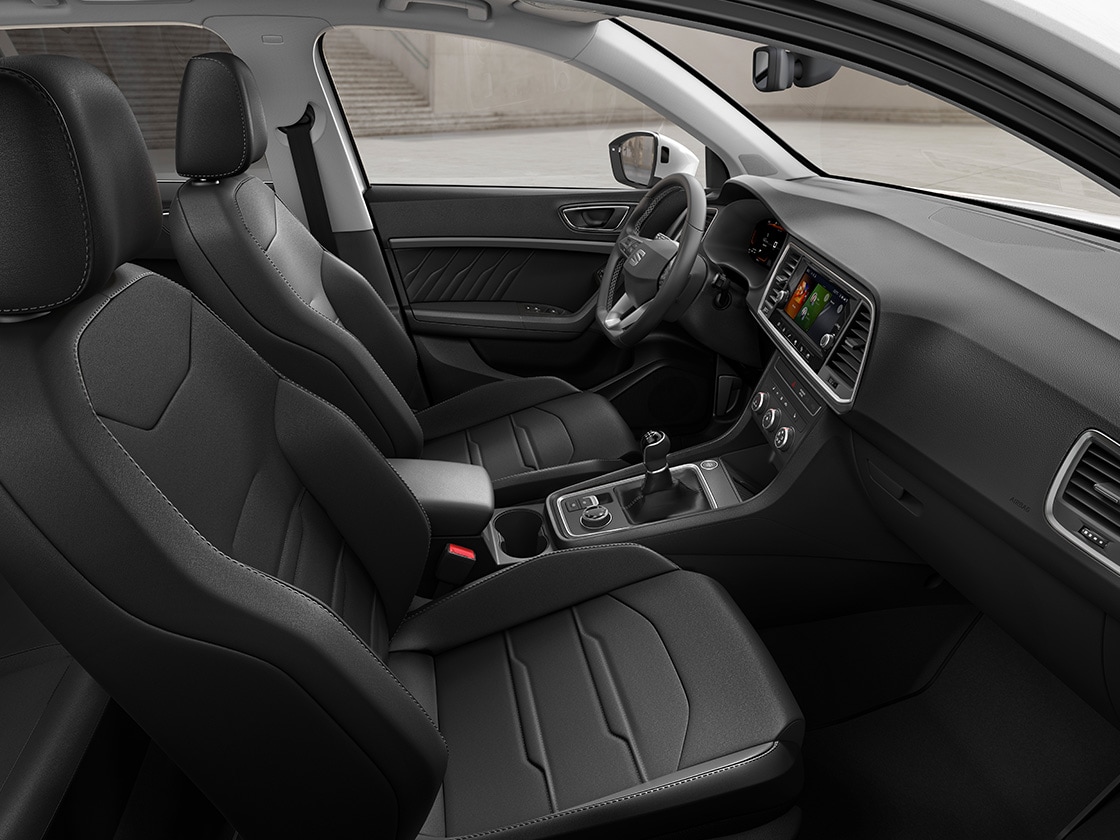 asientos de piel para el Ateca Style deportivo con detalles en plata oscura.