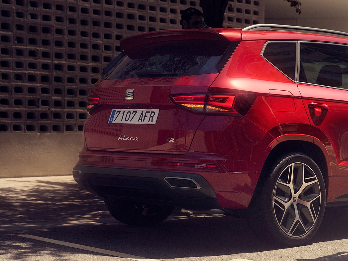 control de crucero adaptativo predictivo en el SEAT Ateca, que se combina con el Navi System para ofrecerte la máxima seguridad.