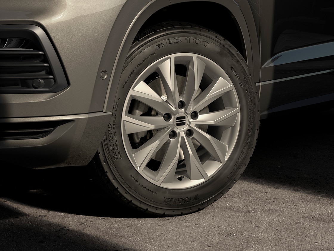 Llantas de aleación Dynamic de 43 cm (17") en plata Brilliant para el SEAT Ateca