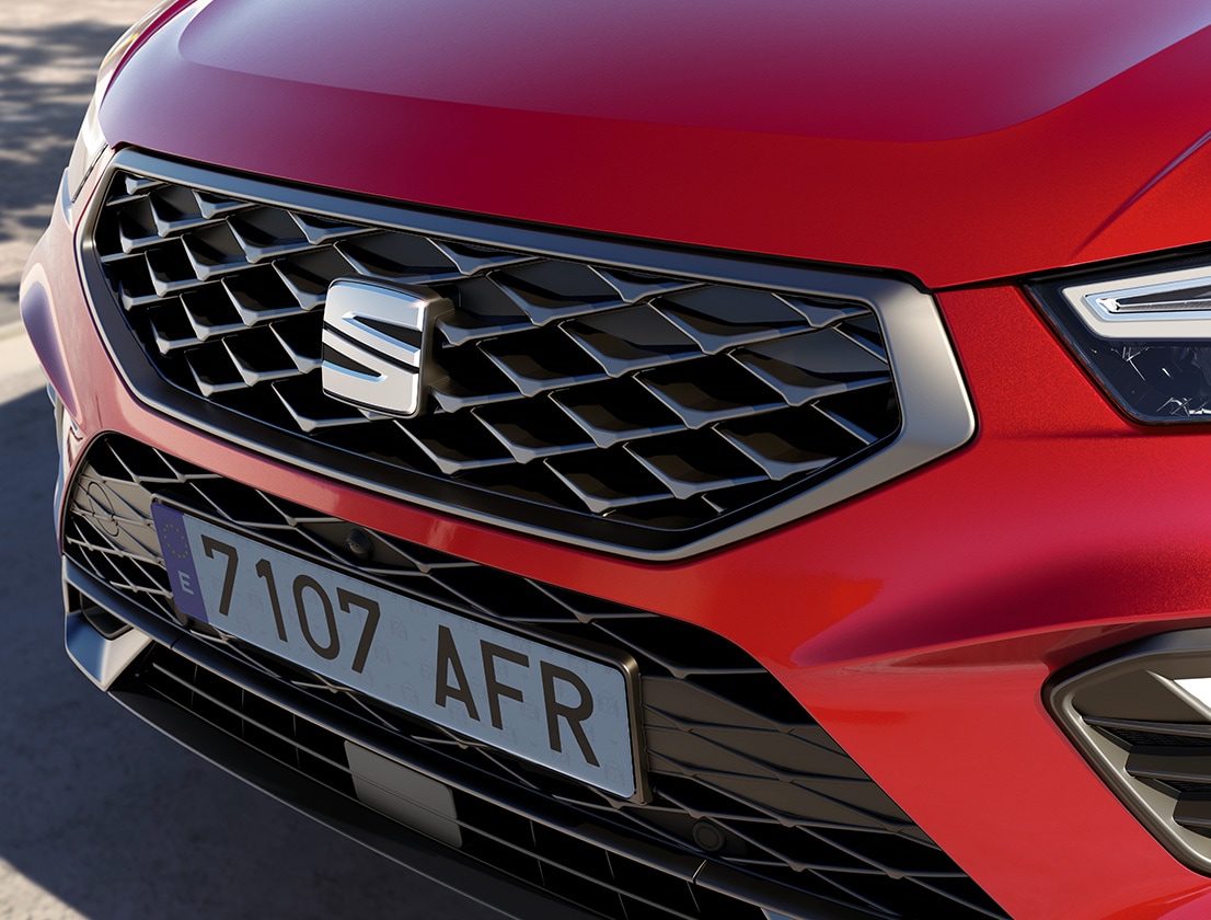 seat-ateca-color-rojo-velvet-nueva-calandra-delantera