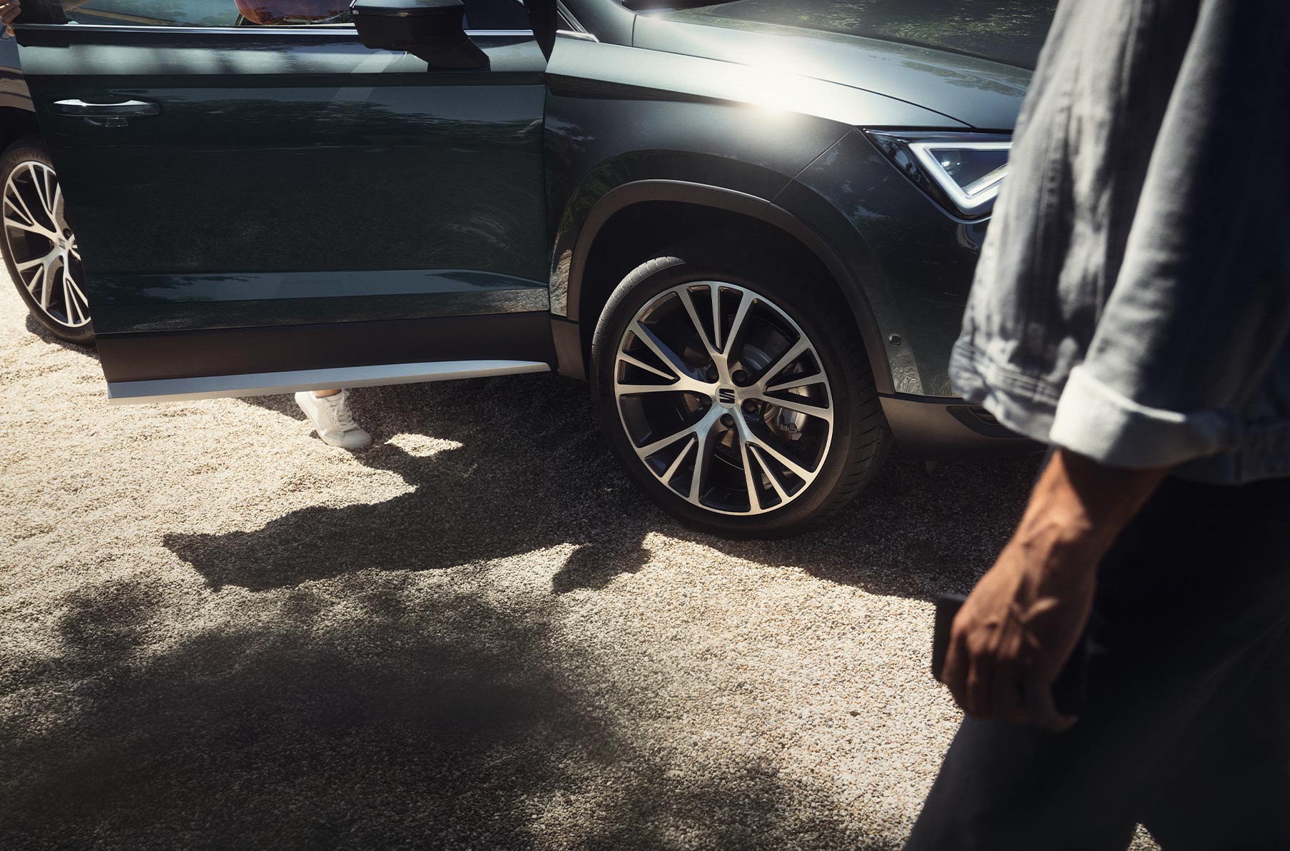 seat-ateca-color-dark-camuflage-con-llantas-de-aleación-mecanizadas-19