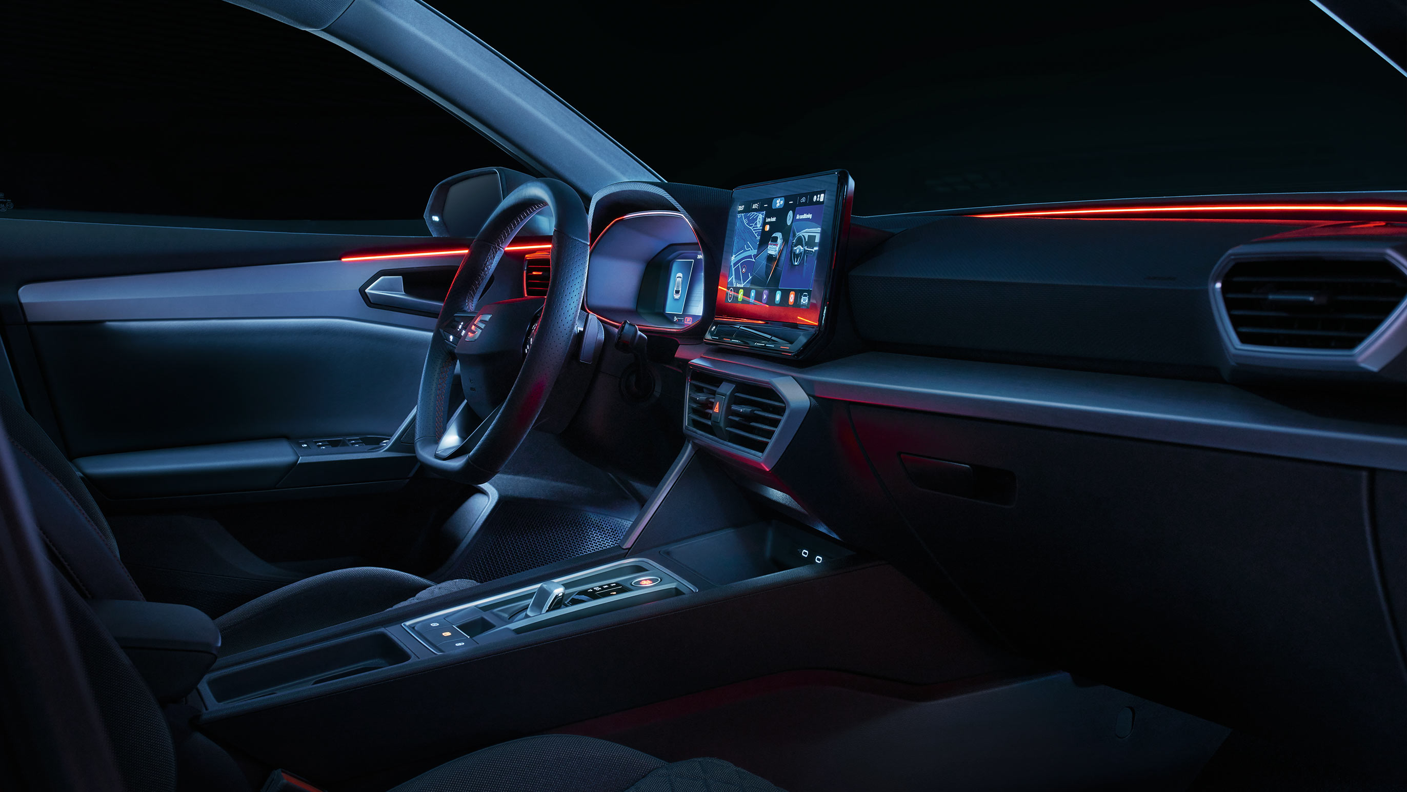 vista interior del salpicadero y luz ambiental del SEAT León Xcellence