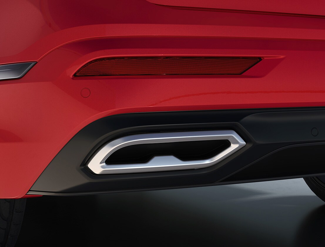 Tubos de escape del SEAT Tarraco rojo