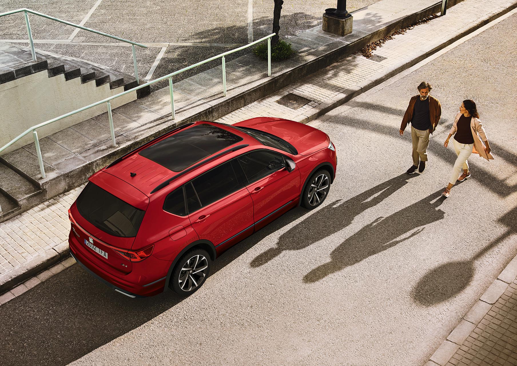 SEAT Tarraco rojo con techo solar