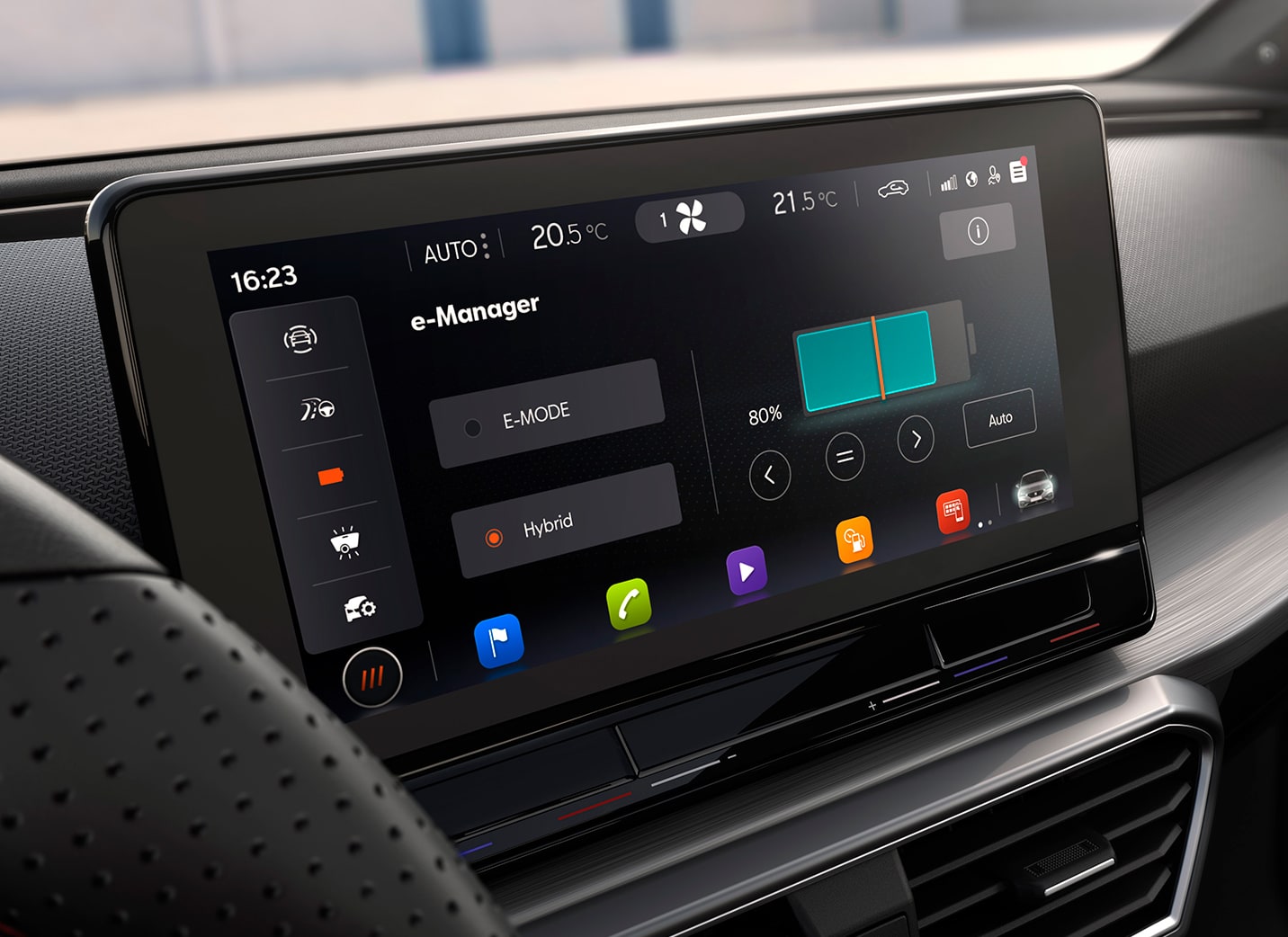 SEAT Leon sportstourer 2020 e-Hybrid 10 inch navi system with phev screen detailed view