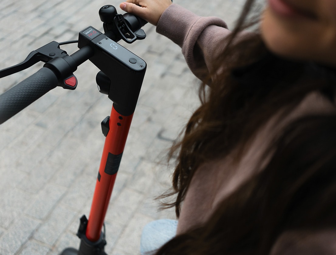 Patinete eléctrico SEAT MÓ 65 para desplazarse de forma sostenible