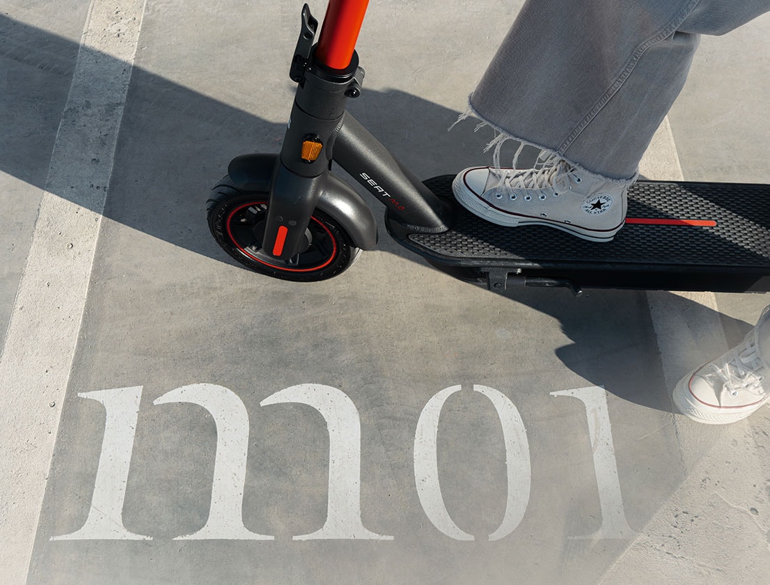 Logo escrito a mano del patinete eléctrico SEAT MÓ 