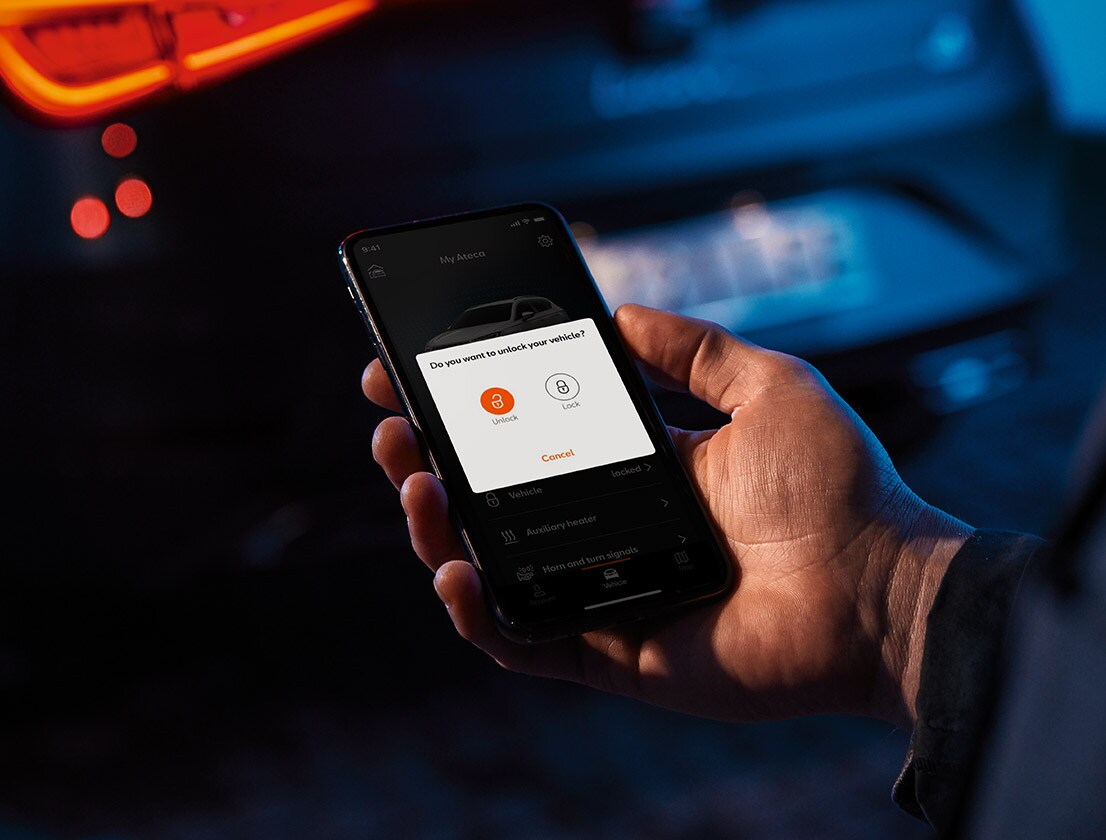 smartphone-conectado-al-acceso-remoto-de-control-de-seat	