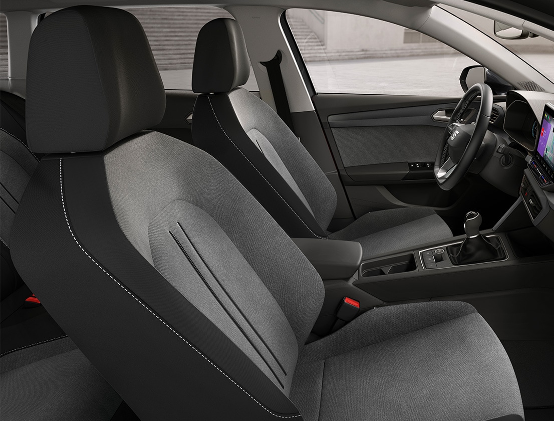 vista interior de los asientos de alta calidad de SEAT 